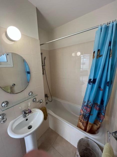 The Holiday Flat, Gateway To Desired Experiences Peyia Exterior photo